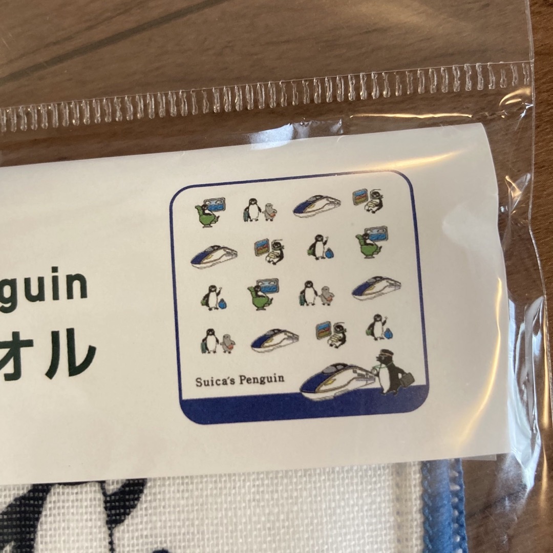 JR(ジェイアール)のSuica ペンギン ガーゼタオル かがやき 新品 スイカ ハンドタオル  レディースのファッション小物(ハンカチ)の商品写真