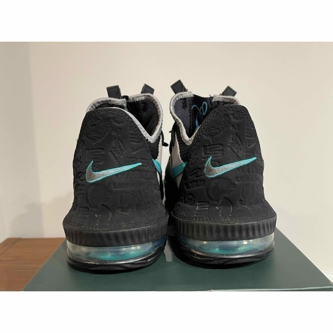 NIKE(ナイキ)のatmos × Nike LeBron 16 Clear Jade 27cm メンズの靴/シューズ(スニーカー)の商品写真