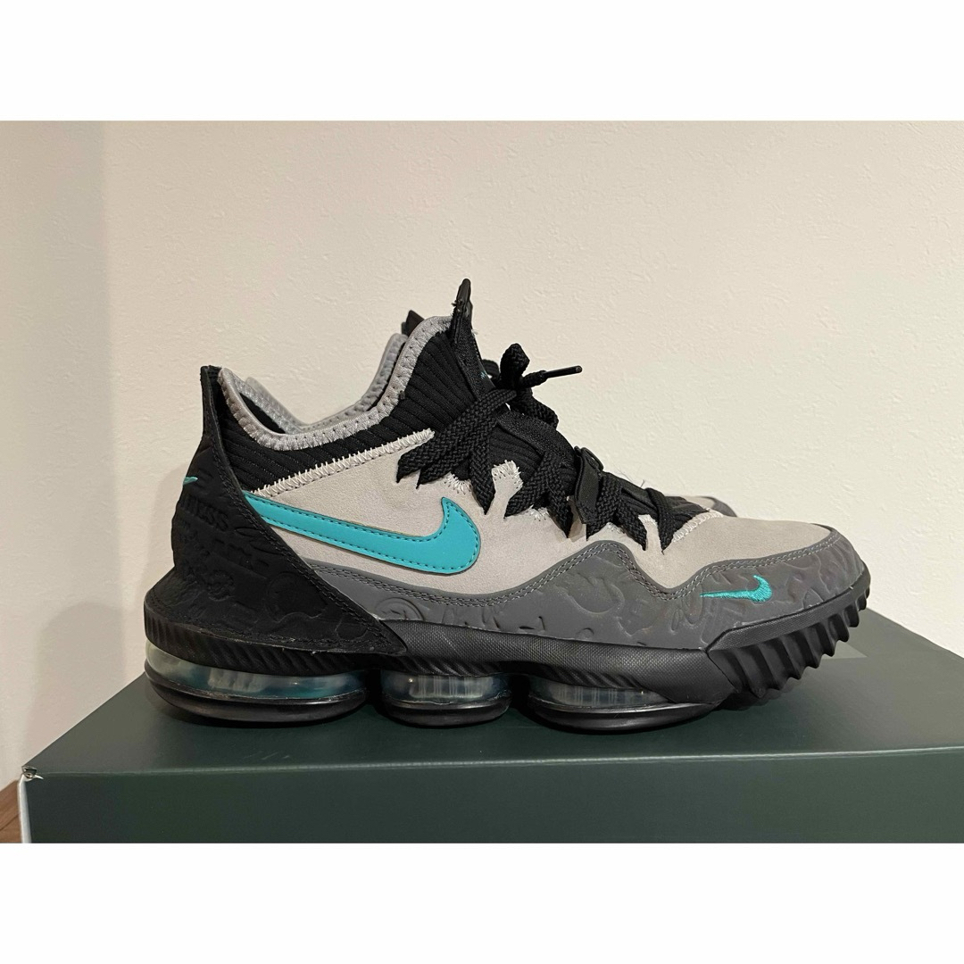 NIKE(ナイキ)のatmos × Nike LeBron 16 Clear Jade 27cm メンズの靴/シューズ(スニーカー)の商品写真