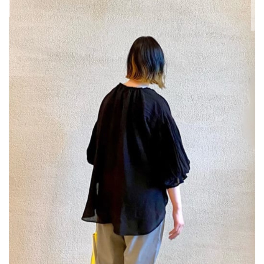 ジャーナルスタンダードラックス⭐︎enrica  LINEN OPEN TOP レディースのトップス(シャツ/ブラウス(長袖/七分))の商品写真