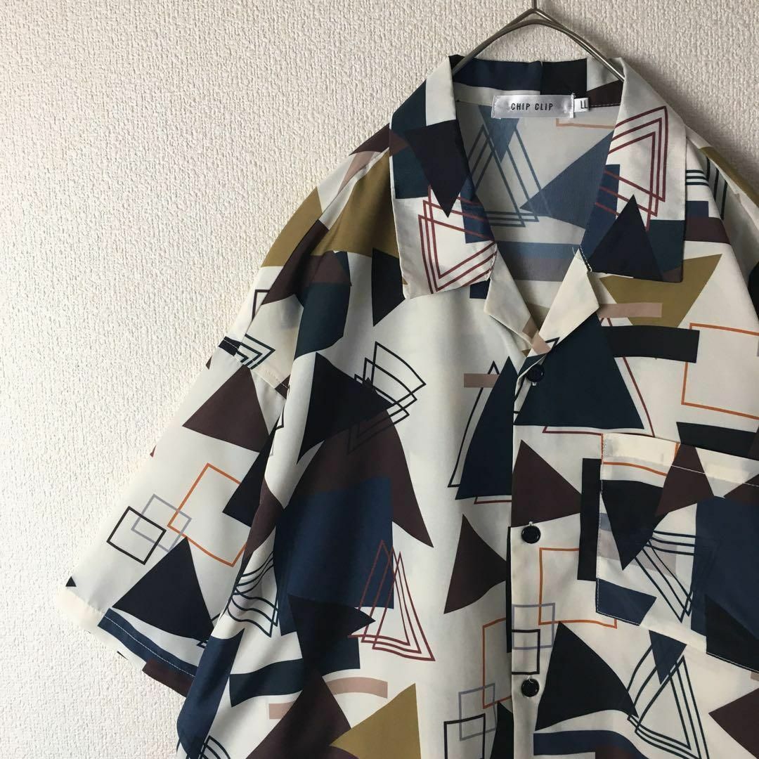 A1 グラフィックデザイン　幾何学模様　柄シャツ　半袖　オープンカラーXLメンズ メンズのトップス(Tシャツ/カットソー(半袖/袖なし))の商品写真