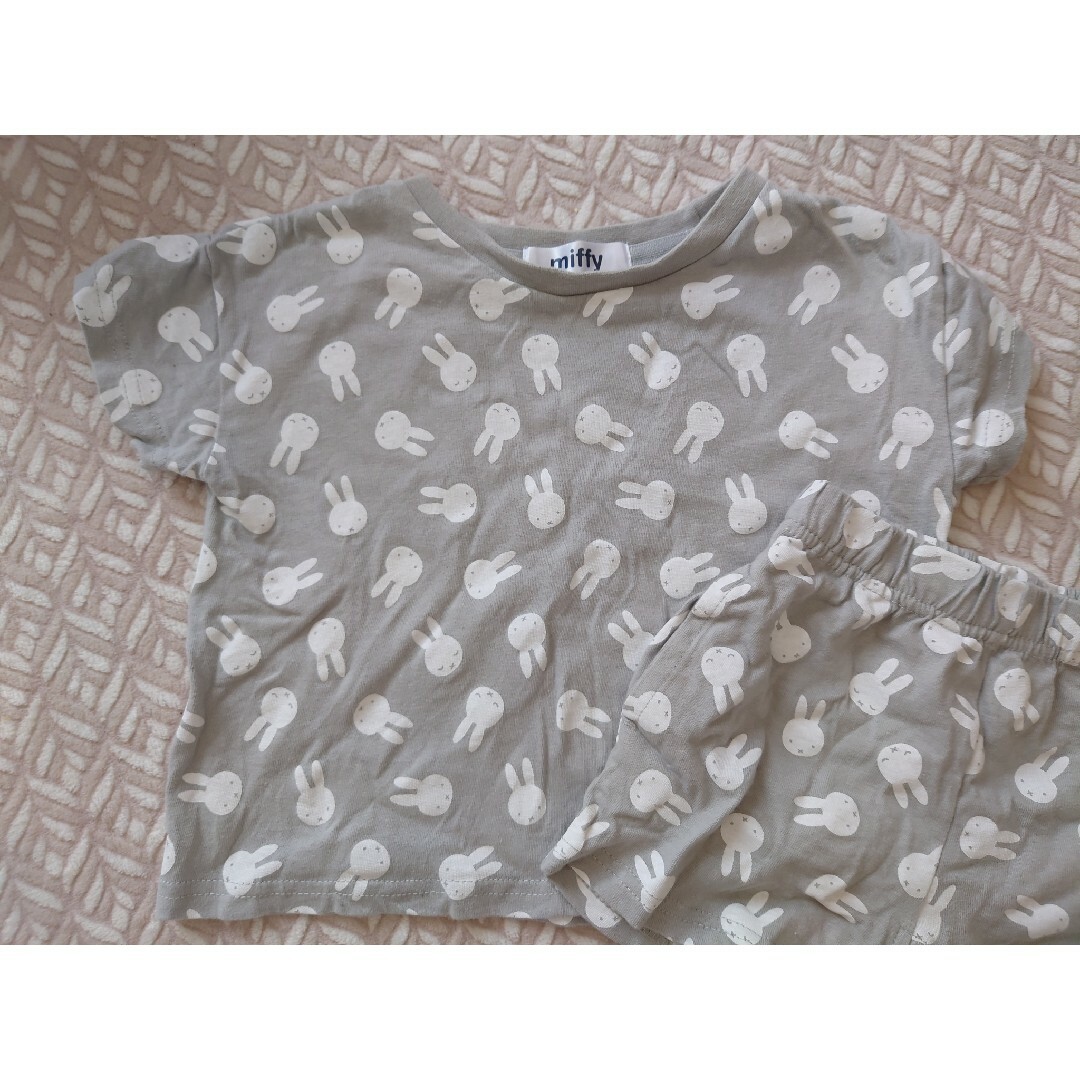 ベビー ミッフィー miffy パジャマ ルームウェア 100 キッズ/ベビー/マタニティのキッズ服女の子用(90cm~)(パジャマ)の商品写真