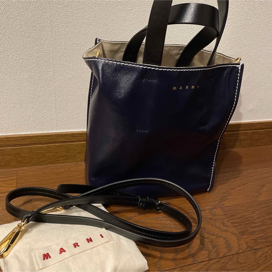 Marni(マルニ)の【19日終売】 MARNI MUSEO マルニ ミュゼオ ネイビーグレー バッグ レディースのバッグ(ショルダーバッグ)の商品写真