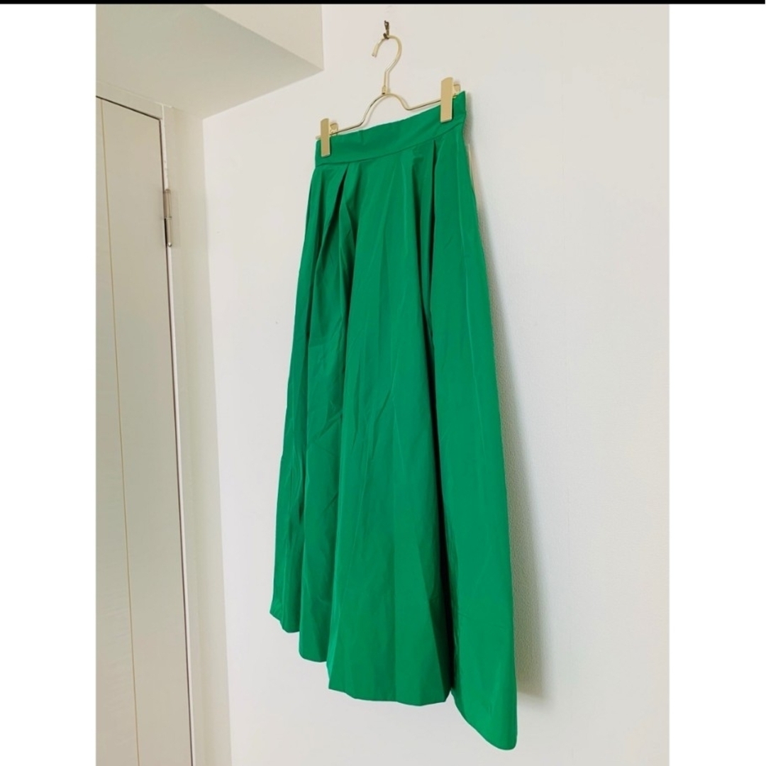 【nana様ご専用】ELFRANKロングスカートタグ付きブリリアントグリーン レディースのスカート(ロングスカート)の商品写真