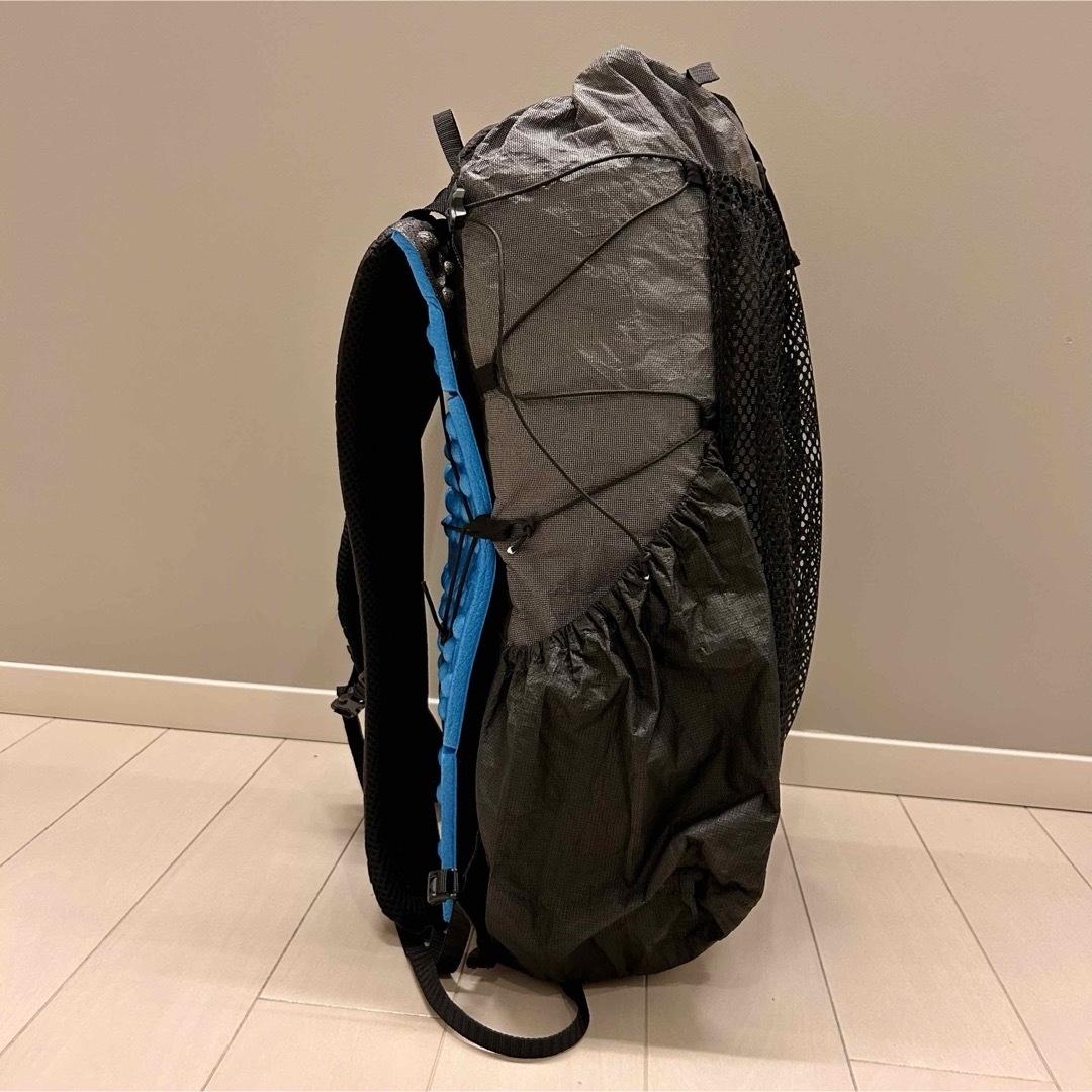 Zpacks Sub-Nero Ultra 30L Gray 美品 週末価格 スポーツ/アウトドアのアウトドア(登山用品)の商品写真