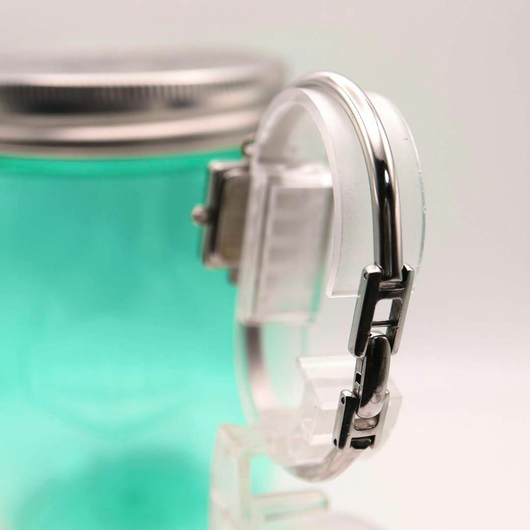 Gucci(グッチ)の美品 GUCCI スクエア シルバー バングル レディース腕時計 792 レディースのファッション小物(腕時計)の商品写真