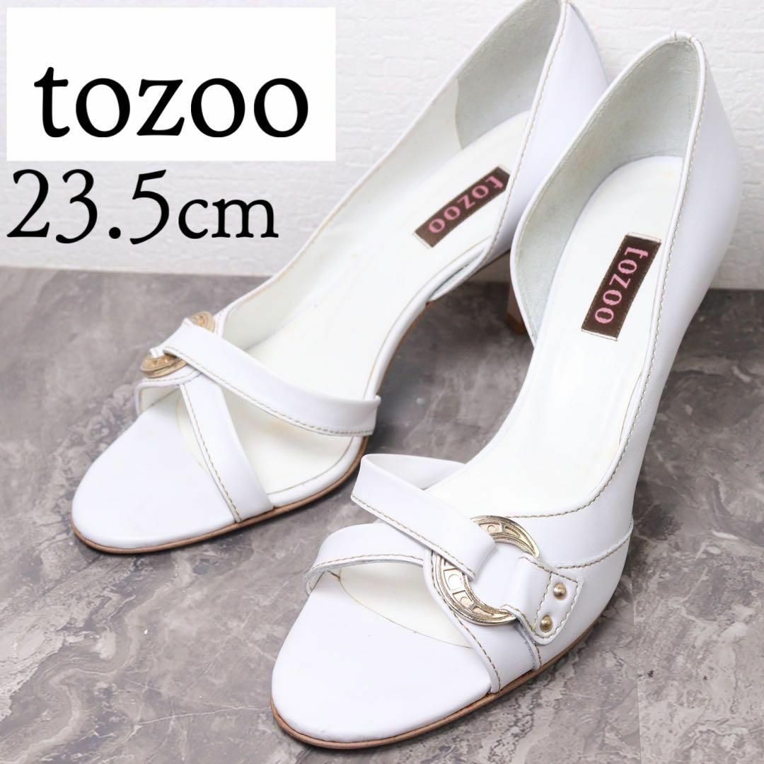 【美品】tozoo トゥズー 23.5 レザー サンダル リング ベルト 白 レディースの靴/シューズ(サンダル)の商品写真