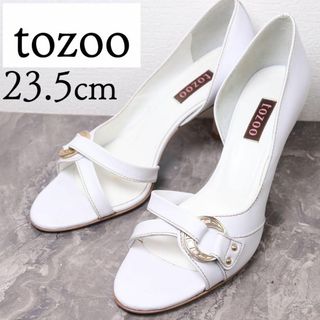 【美品】tozoo トゥズー 23.5 レザー サンダル リング ベルト 白(サンダル)