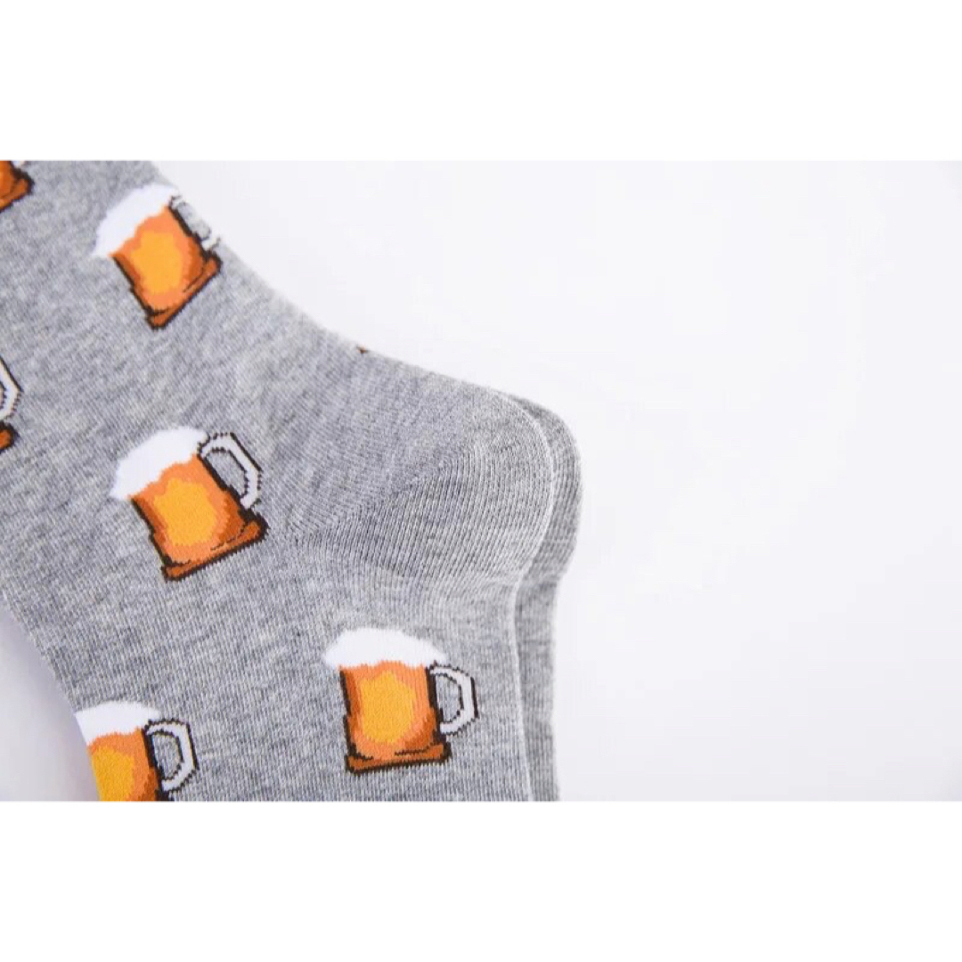 新品未使用　ビール　ビアー　ソックス　靴下　グレー　ユニーク　ギフト　おもしろ レディースのレッグウェア(ソックス)の商品写真