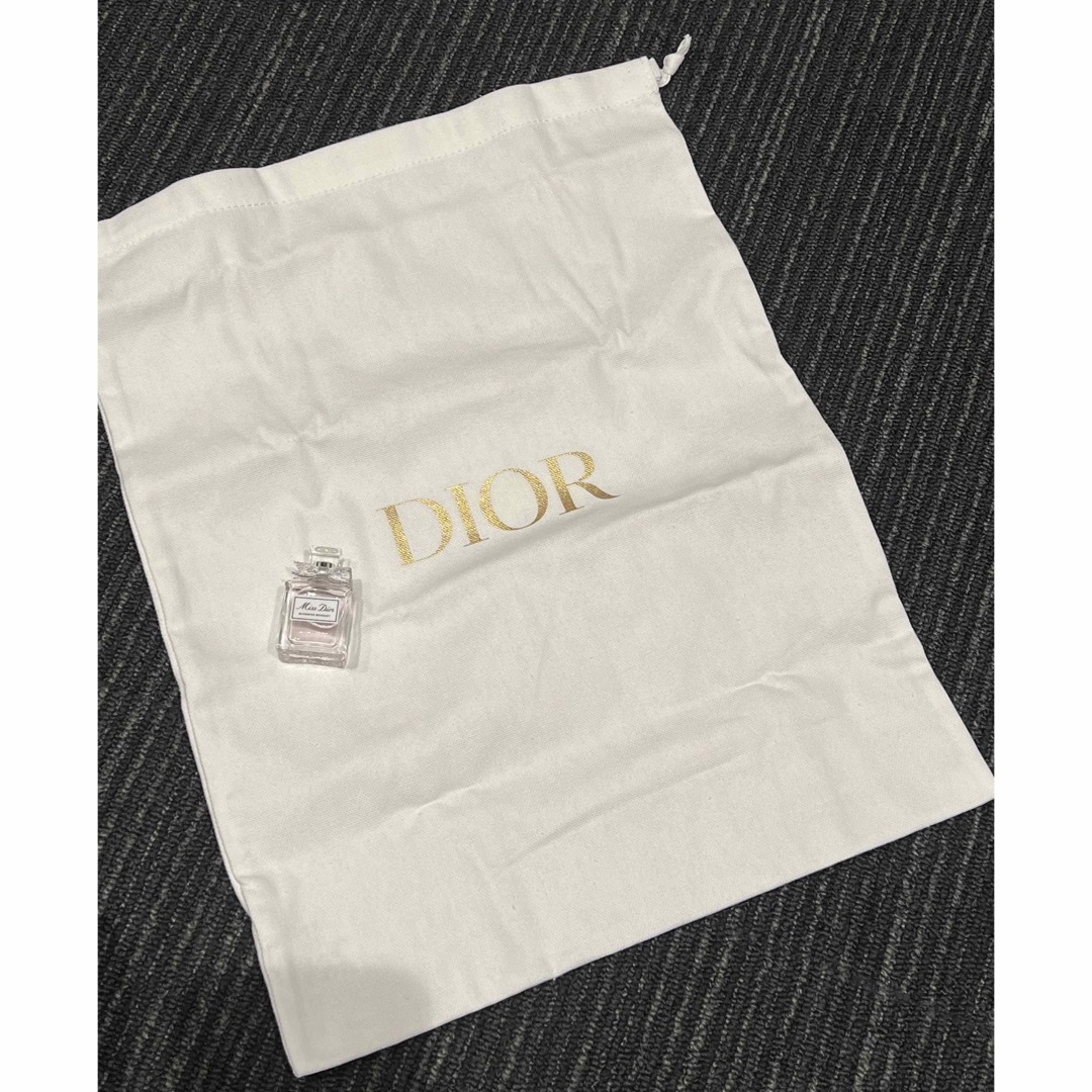 Dior(ディオール)のミスディオール　ブルーミングブーケ オードゥトワレ ミニチュアサイズと巾着 コスメ/美容の香水(香水(女性用))の商品写真