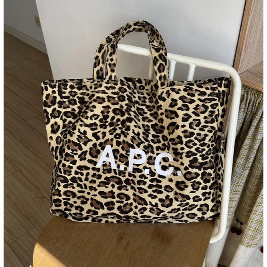 3点のみ A.P.C.ロゴ tote bag leopard import  レディースのバッグ(トートバッグ)の商品写真