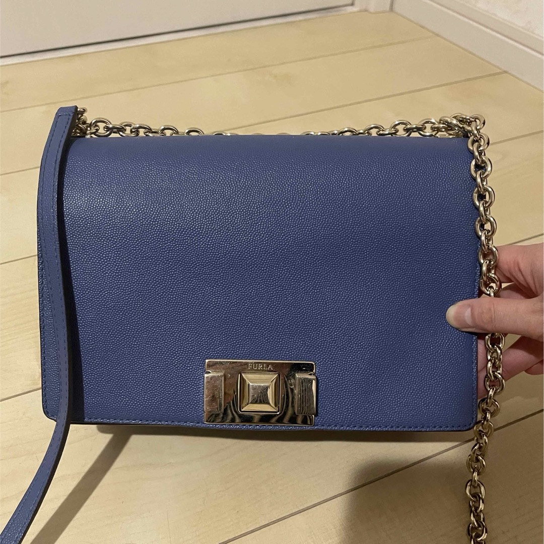 Furla(フルラ)の【中古】レアカラー　フルラ　チェーンバック レディースのバッグ(ショルダーバッグ)の商品写真