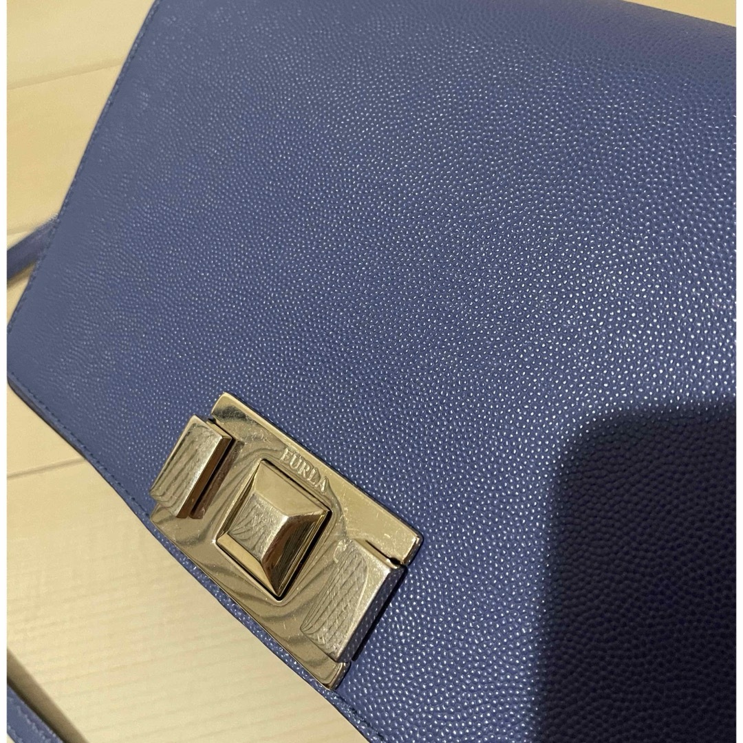 Furla(フルラ)の【中古】レアカラー　フルラ　チェーンバック レディースのバッグ(ショルダーバッグ)の商品写真