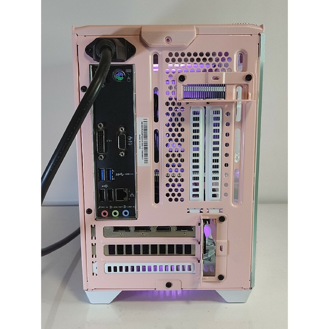 【即納ピンクLEDコンパクトPC】i7-6700 GTX1660 スマホ/家電/カメラのPC/タブレット(デスクトップ型PC)の商品写真