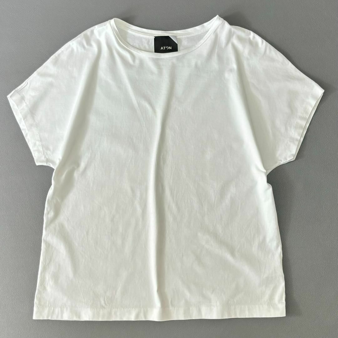 ATON(エイトン)のエイトン 半袖Tシャツ 白 サイズ02 hf9 レディースのトップス(Tシャツ(半袖/袖なし))の商品写真