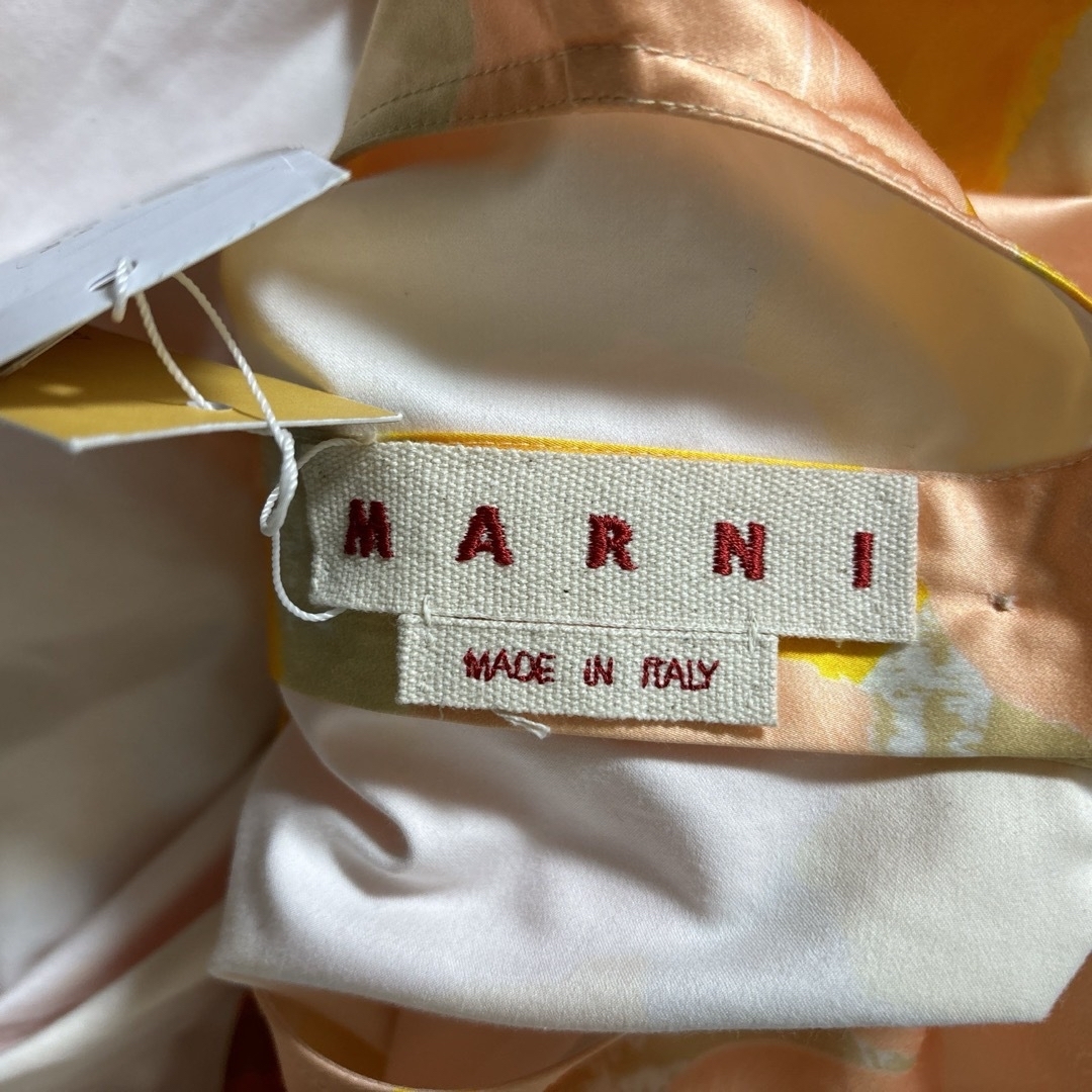 Marni(マルニ)の新品　マルニ　MARNI  ワンピース  お花ボタン　ウエストリボン　ハンガー付 レディースのワンピース(ロングワンピース/マキシワンピース)の商品写真