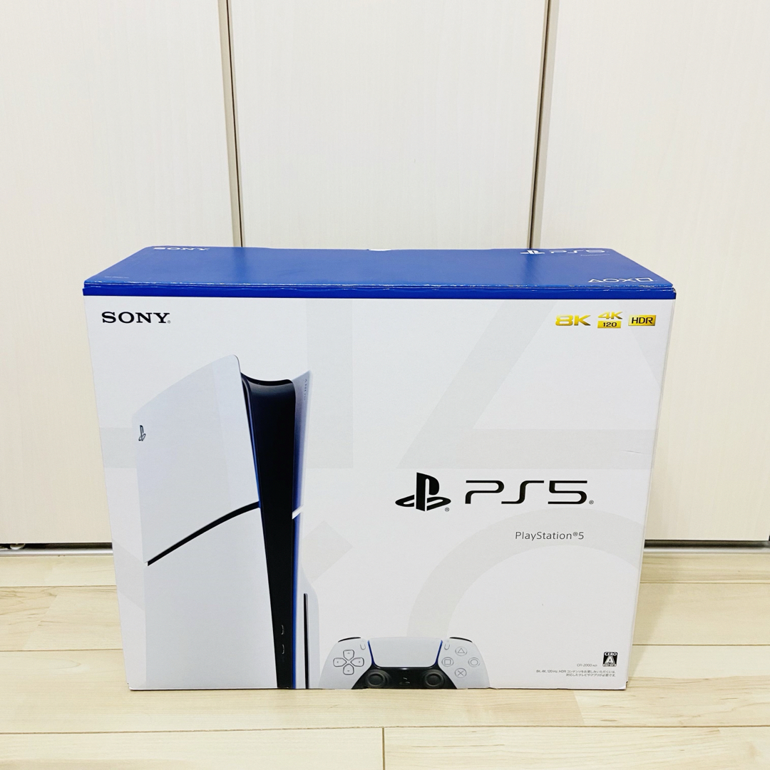 PlayStation(プレイステーション)の【美品】PlayStation5 CFI-2000A01 本体　ディスク搭載 エンタメ/ホビーのゲームソフト/ゲーム機本体(家庭用ゲーム機本体)の商品写真