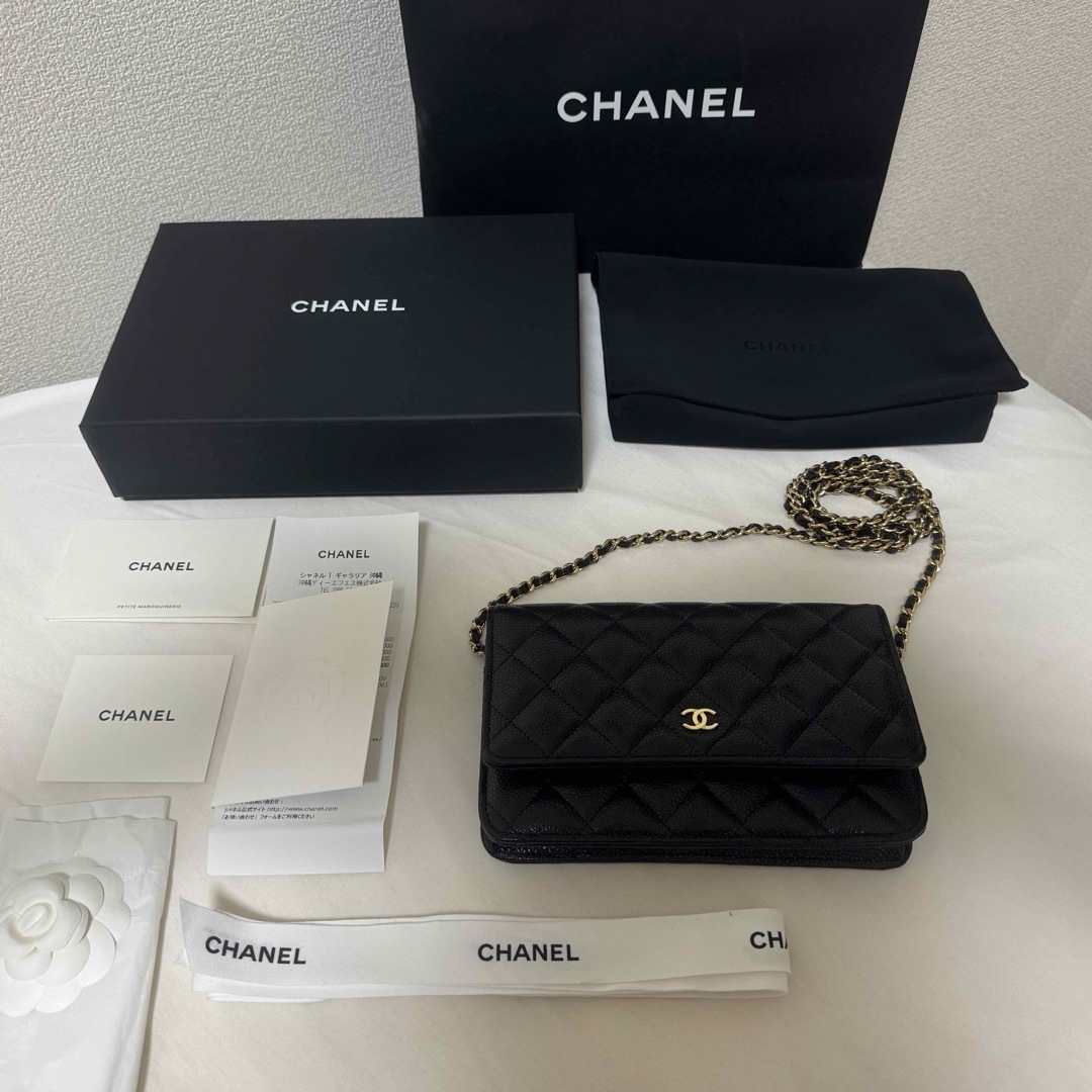 CHANEL(シャネル)のCHANEL シャネル　バッグ　マトラッセ　キャビアスキン　チェーンウォレット レディースのバッグ(ショルダーバッグ)の商品写真