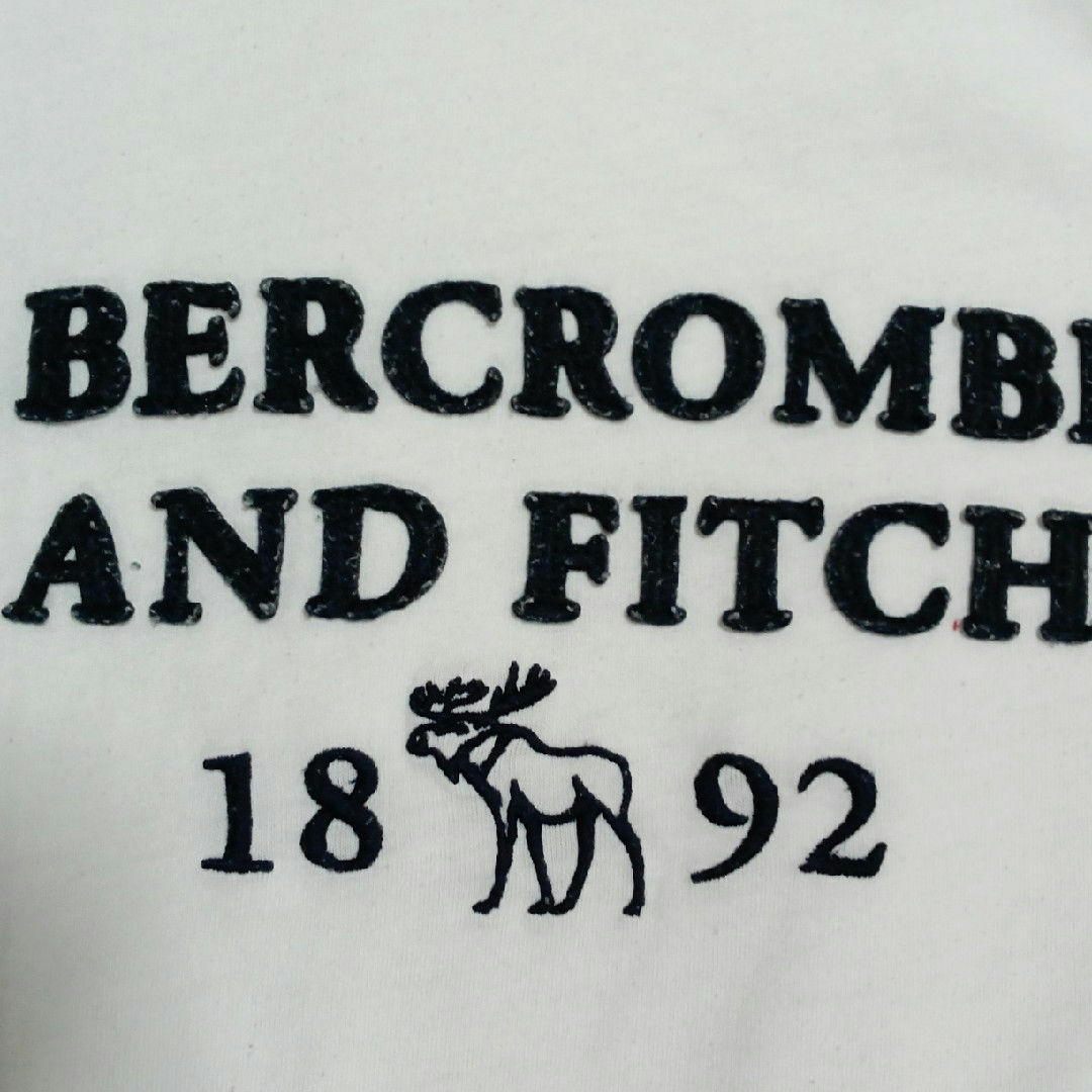 Abercrombie&Fitch(アバクロンビーアンドフィッチ)のアバクロ　Ｔシヤツ　サイズS メンズのトップス(Tシャツ/カットソー(半袖/袖なし))の商品写真