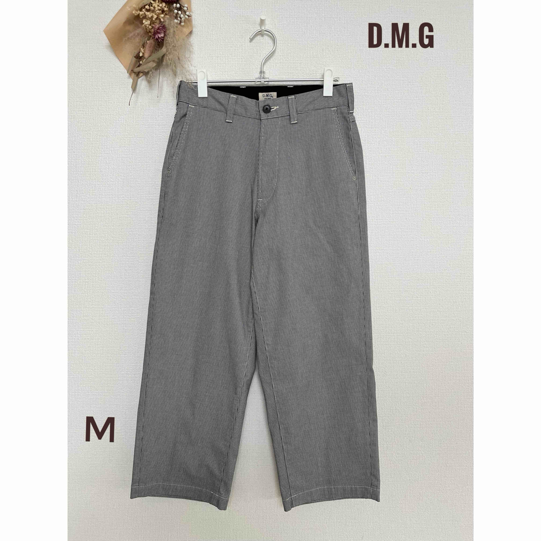 D.M.G.(ドミンゴ)の美品　D.M.G  ワイドクロップドトラウザー　 M 千鳥格子　日本製 レディースのパンツ(カジュアルパンツ)の商品写真