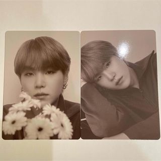 ボウダンショウネンダン(防弾少年団(BTS))のBTS MONOCHROME ミニフォト トレカ ユンギ SUGA 1 4 2枚(アイドルグッズ)