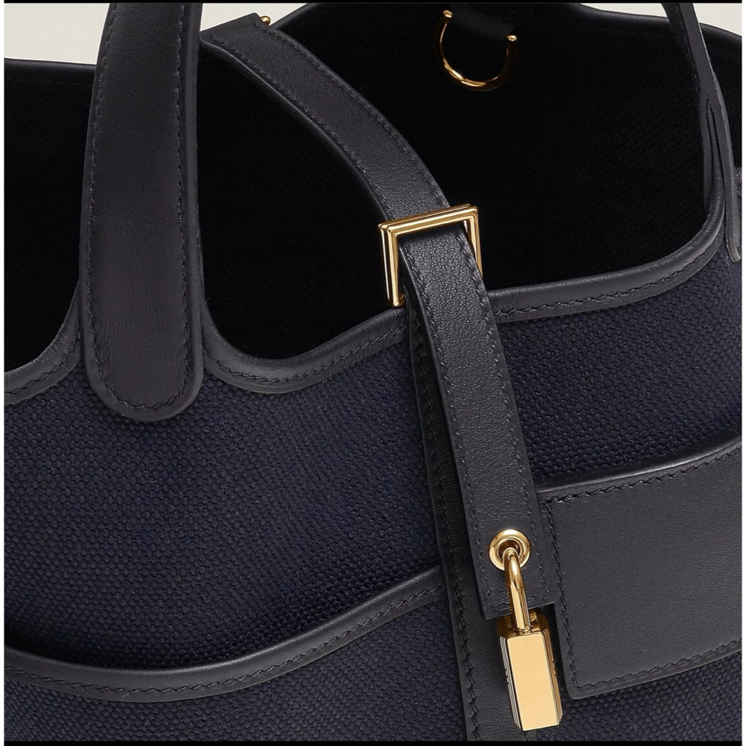 Hermes(エルメス)の【新品・未使用品】エルメス ピコタン・ロック PM 18 黒 ブラック ゴールド レディースのバッグ(ハンドバッグ)の商品写真