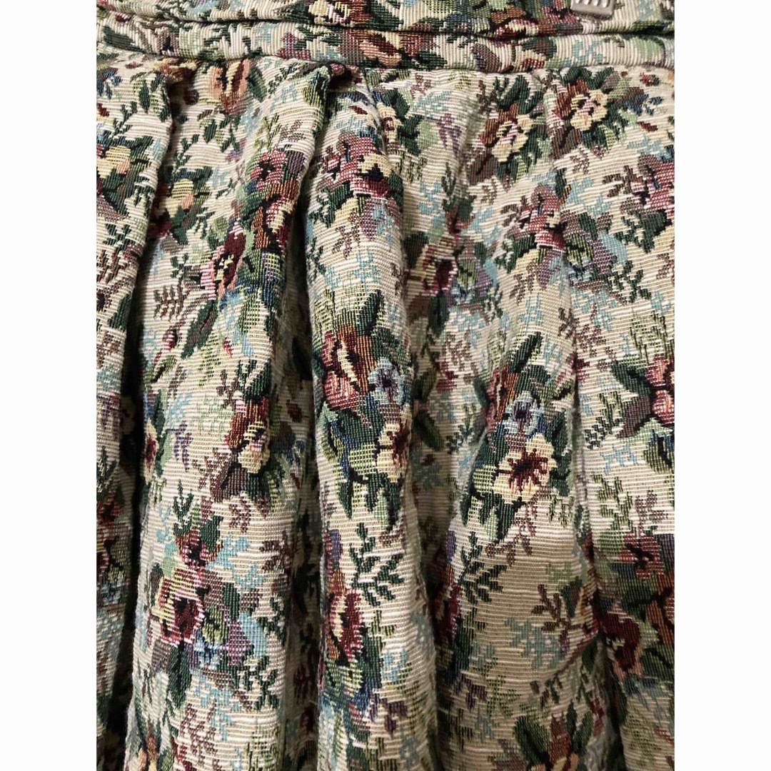 IENA LA BOUCLE(イエナラブークル)のIENA LA BOUCLE ゴブランJQDタックスカート　38 ナチュラル レディースのスカート(ロングスカート)の商品写真