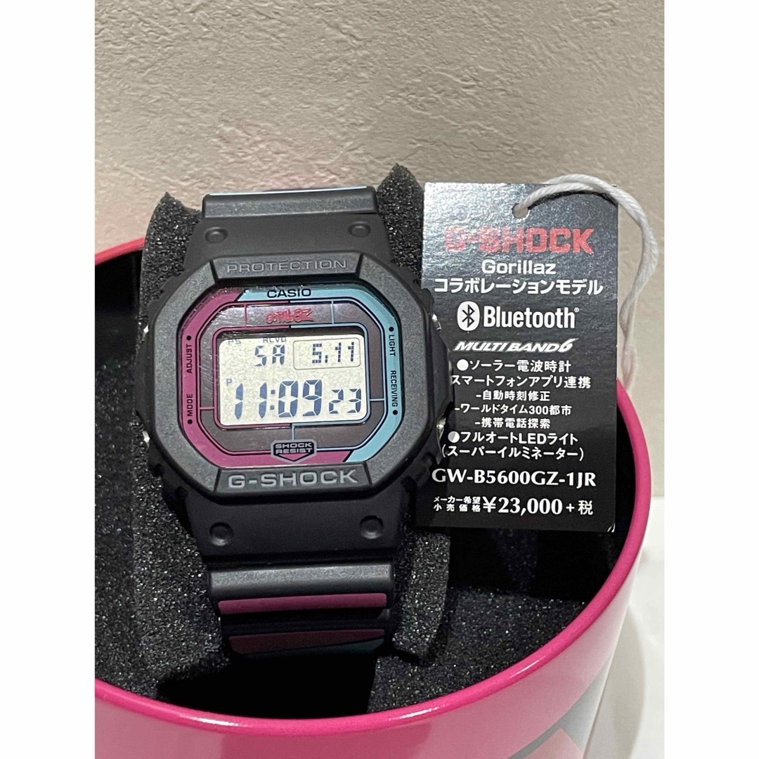 G-SHOCK(ジーショック)のG-SHOCK × GORILLAZ コラボモデル GW-B5600GZ-1JR メンズの時計(腕時計(デジタル))の商品写真