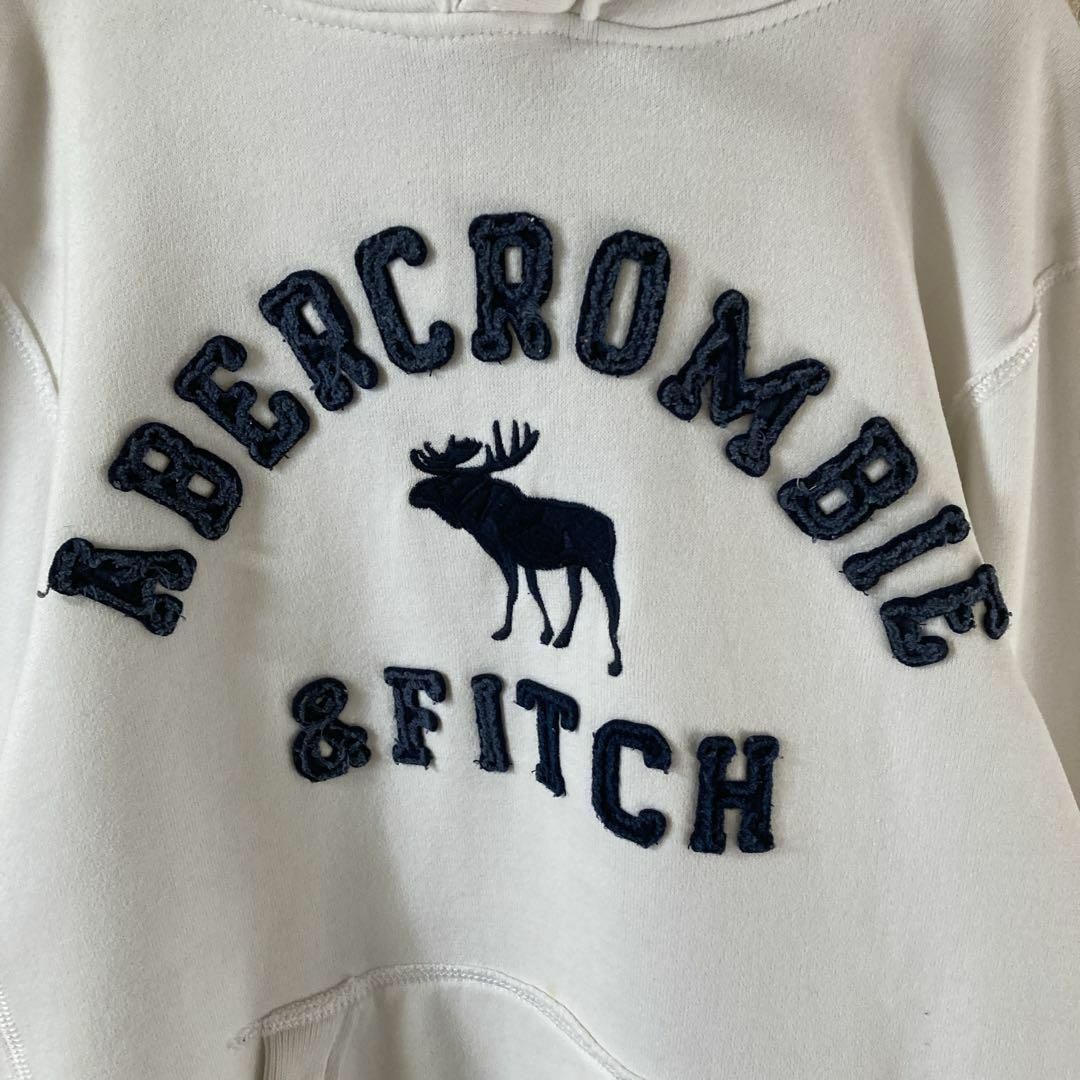 Abercrombie&Fitch(アバクロンビーアンドフィッチ)のX1 アバクロ　スウェットパーカー　立体ロゴ　白　Mメンズ メンズのトップス(パーカー)の商品写真