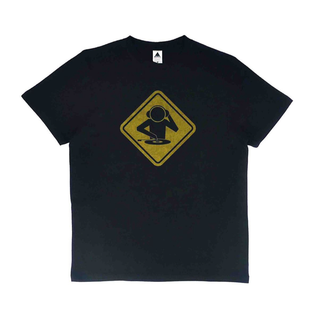 新品 クラブ DJ 道路標識 パロディ パリピ パーティー ピープル Tシャツ メンズのトップス(Tシャツ/カットソー(半袖/袖なし))の商品写真