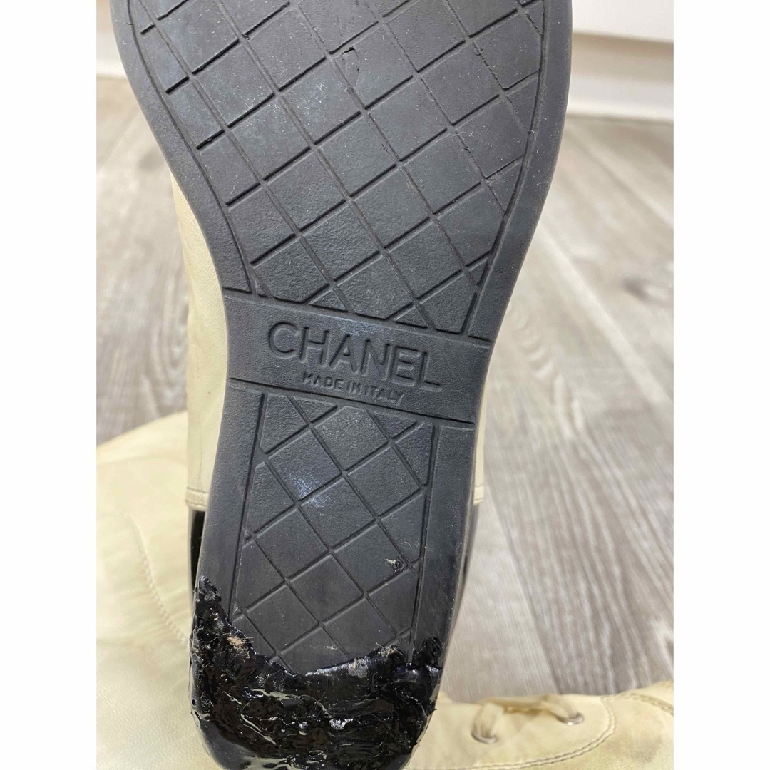 CHANEL(シャネル)のビンテージ シャネル ハイカット レザー スニーカー イタリア製 レディースの靴/シューズ(スニーカー)の商品写真