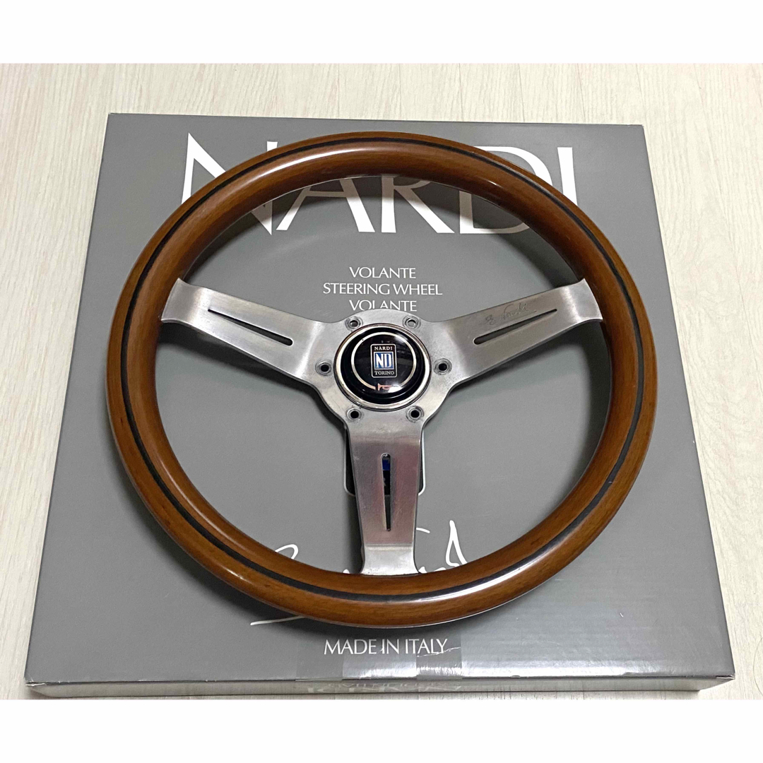 ナルディ(ナルディ)の希少【NARDI Classic】32.5Φ ウッドステアリング　即決大歓迎 自動車/バイクの自動車(汎用パーツ)の商品写真