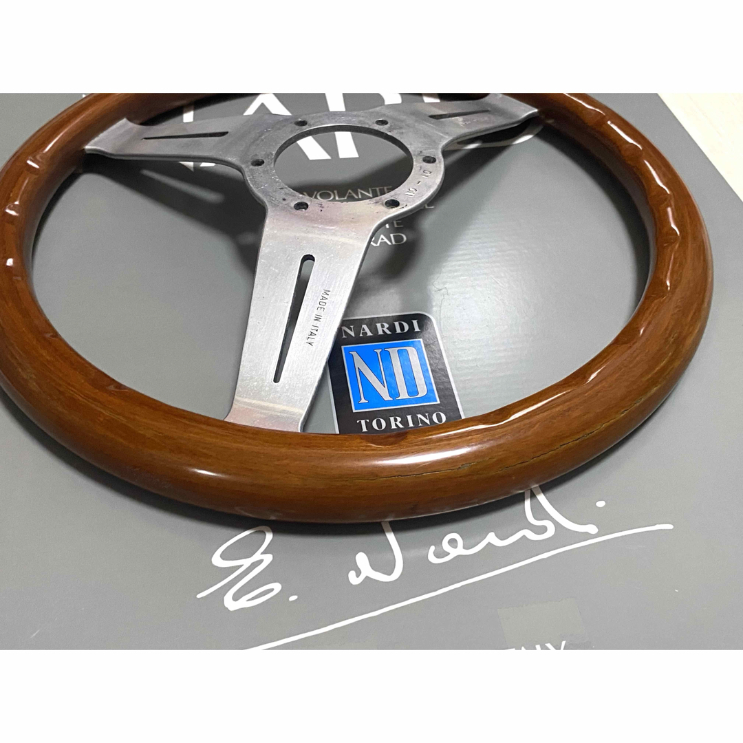 ナルディ(ナルディ)の希少【NARDI Classic】32.5Φ ウッドステアリング　即決大歓迎 自動車/バイクの自動車(汎用パーツ)の商品写真