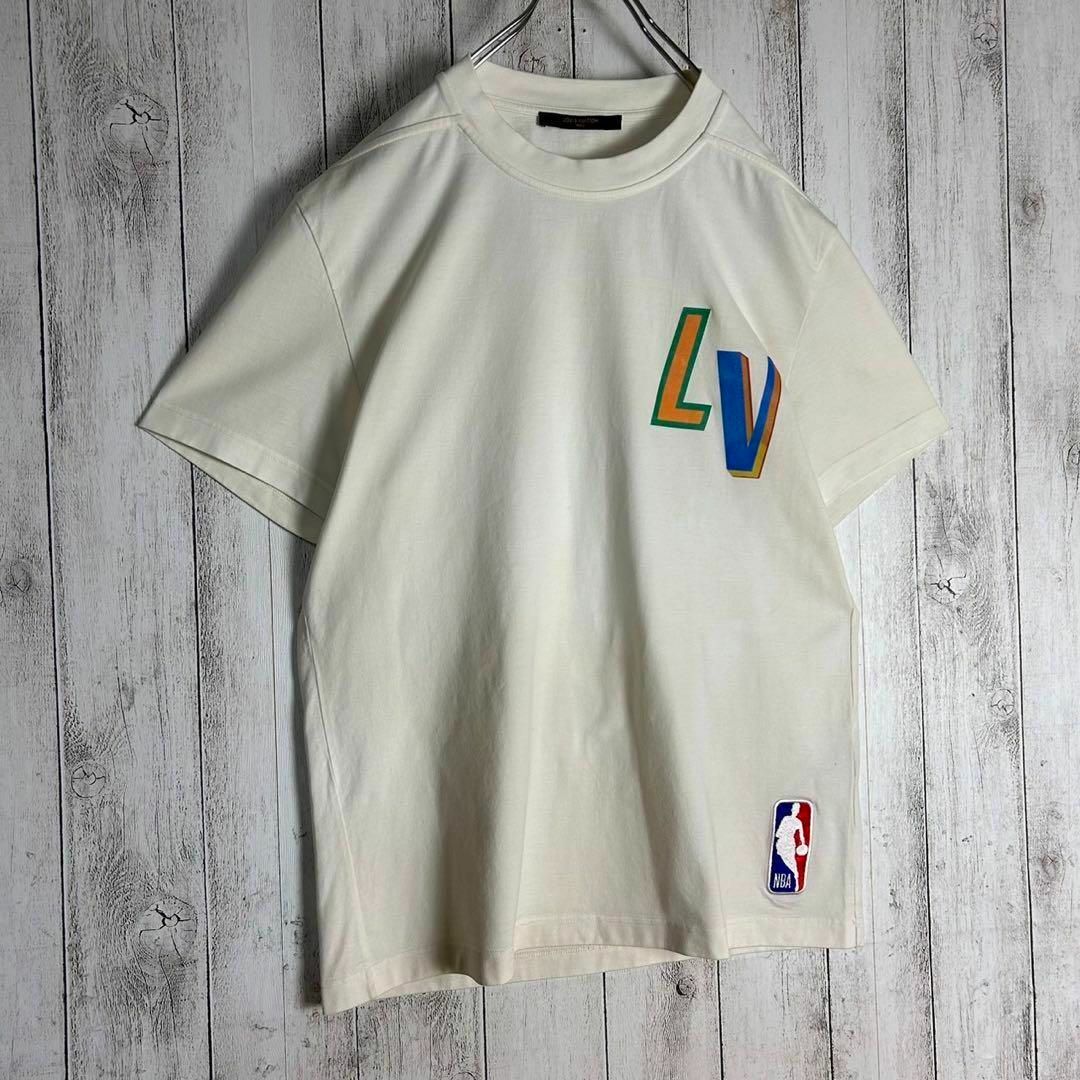 LOUIS VUITTON(ルイヴィトン)の【限定コラボ】ルイヴィトン×NBA☆両面ロゴ入りTシャツ 入手困難 即完売注意 メンズのトップス(Tシャツ/カットソー(半袖/袖なし))の商品写真