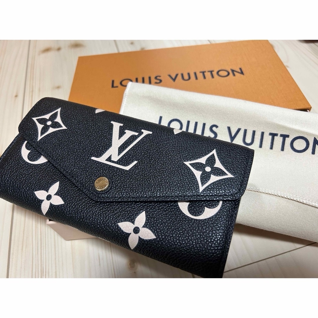 LOUIS VUITTON(ルイヴィトン)の１週間使用の極美品！ルイヴィトン長財布ポルトフォイユサラ　モノグラムアンプラント レディースのファッション小物(財布)の商品写真