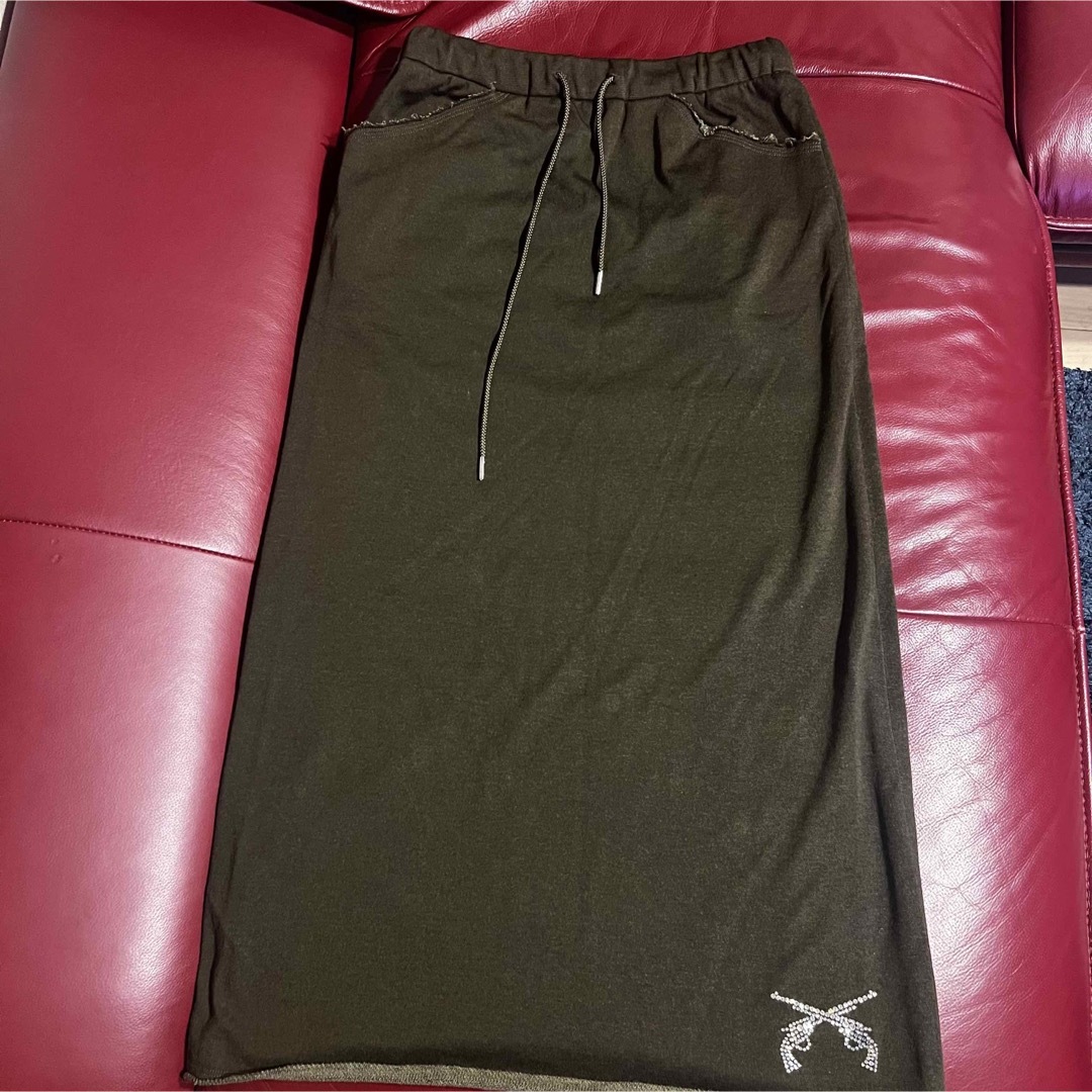 roar(ロアー)のroar ロアー カーキ キラキラ スワロフスキー クロスガン ロングスカート レディースのスカート(ロングスカート)の商品写真