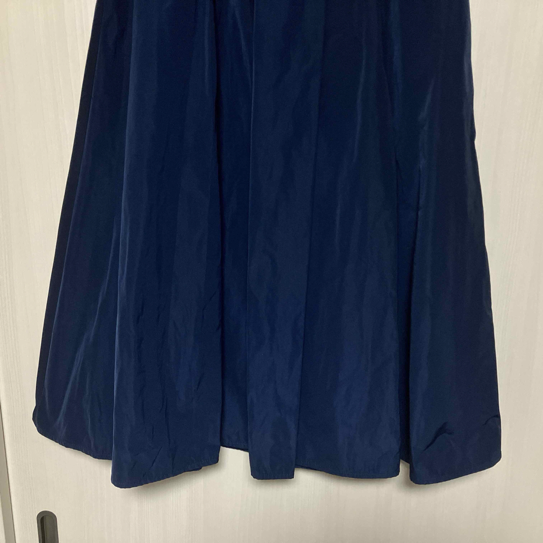 DoCLASSE(ドゥクラッセ)のドゥクラッセ DoCLASSE シャイニータフタ・ウエストギャザーフレア レディースのスカート(ひざ丈スカート)の商品写真