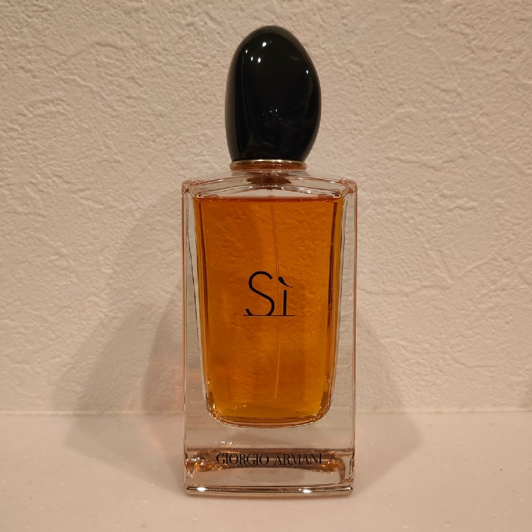 Giorgio Armani(ジョルジオアルマーニ)のGiorgio Armani Si EDP 100ml コスメ/美容の香水(香水(女性用))の商品写真