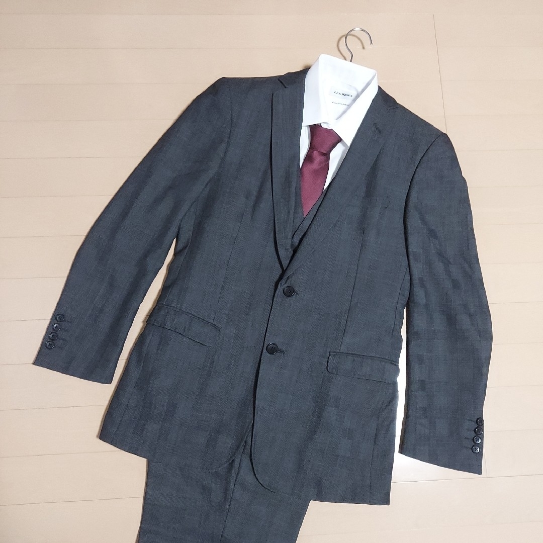 TAKA-Q(タカキュー)の(美品)MALE&CO スーツ 3ピース ダークグレー チェック Y6 メンズのスーツ(セットアップ)の商品写真