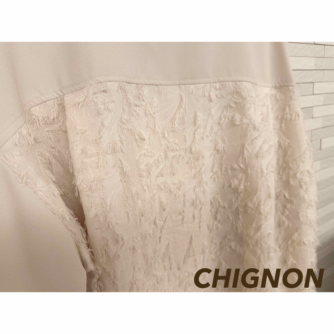 CHIGNON  シニヨン　フリンジ　ブラウス　未使用品 レディースのトップス(シャツ/ブラウス(長袖/七分))の商品写真