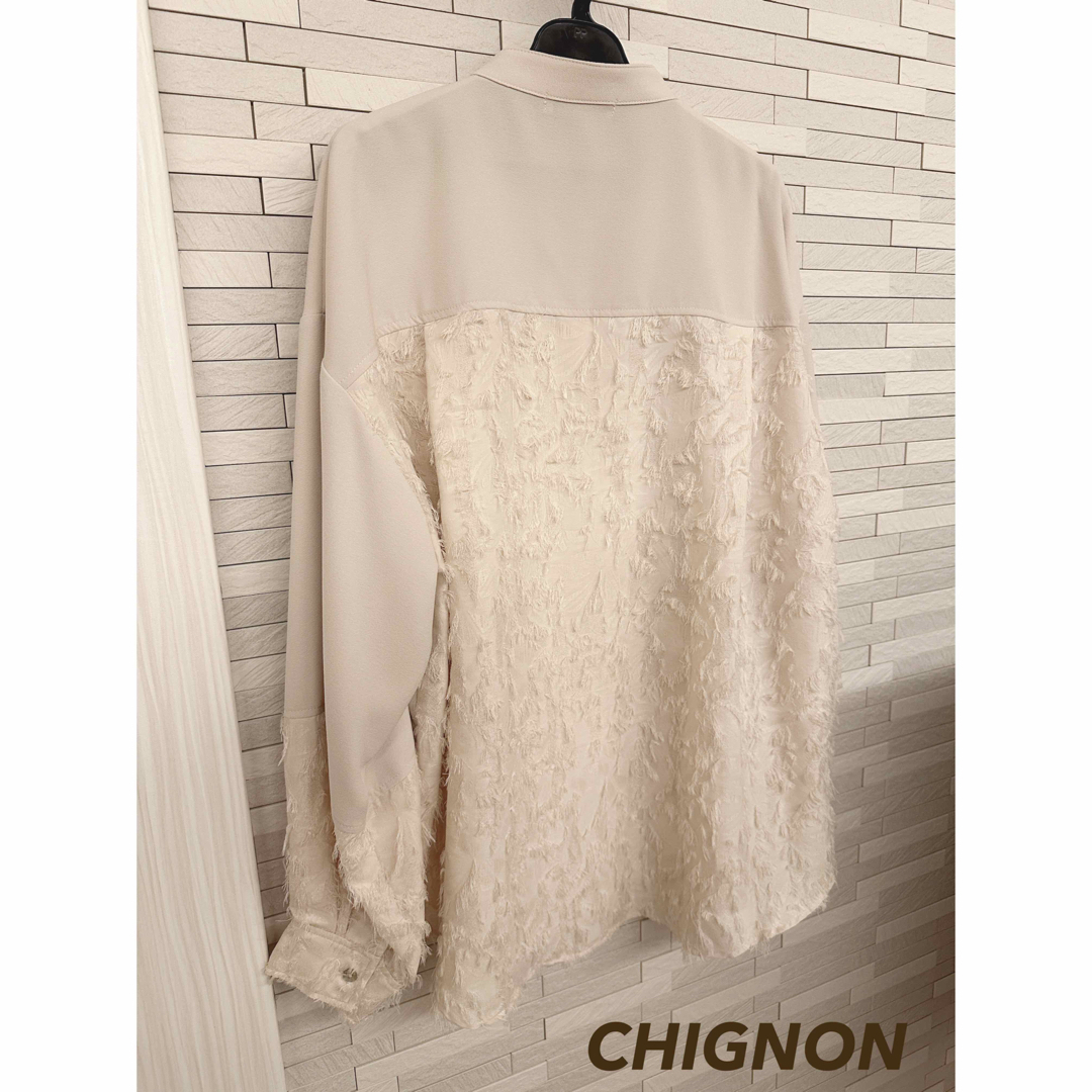 CHIGNON  シニヨン　フリンジ　ブラウス　未使用品 レディースのトップス(シャツ/ブラウス(長袖/七分))の商品写真