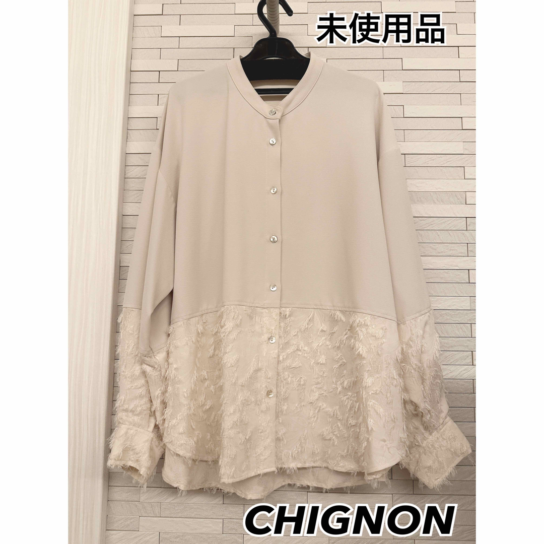 CHIGNON  シニヨン　フリンジ　ブラウス　未使用品 レディースのトップス(シャツ/ブラウス(長袖/七分))の商品写真