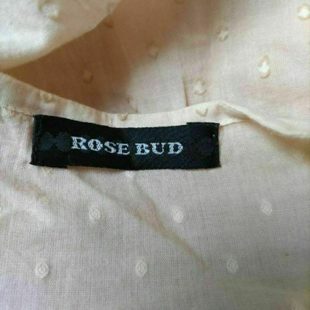 ROSE BUD(ローズバッド)のROSE BUD ローズバッド 深Vネック 花柄入り 半袖 夏ワンピースベージュ レディースのワンピース(ひざ丈ワンピース)の商品写真