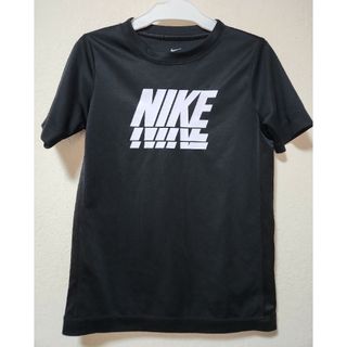 NIKE　Tシャツ　140