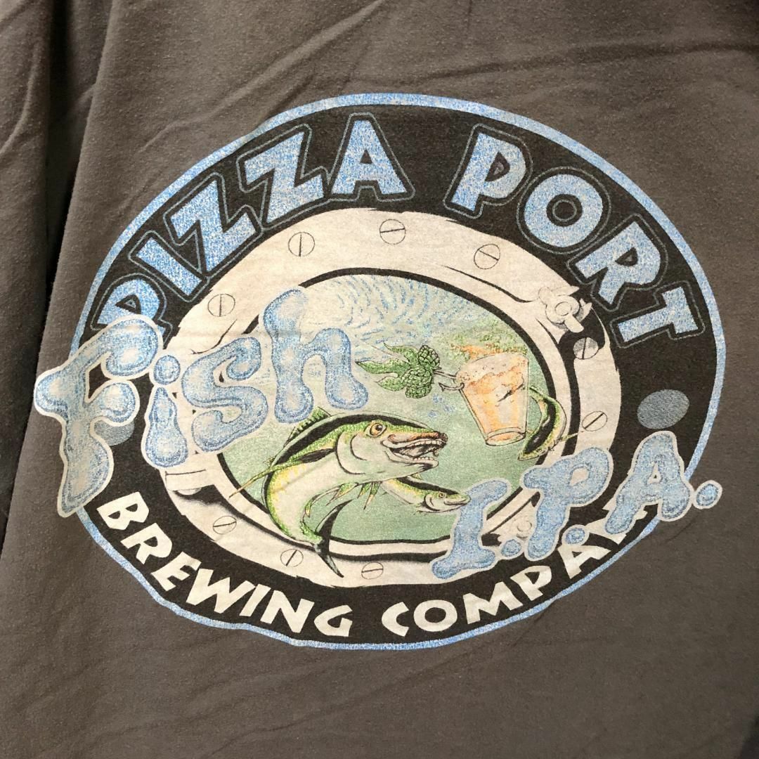 PIZZA PORT 企業ロゴ ビール USA輸入 サカナ Tシャツ メンズのトップス(Tシャツ/カットソー(半袖/袖なし))の商品写真