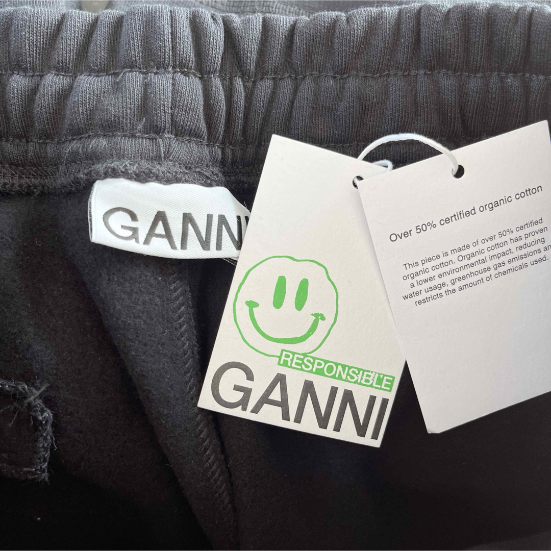 GANNI ガニー　ロゴ入り スウェットショートパンツ　XSサイズ　ブラック レディースのパンツ(カジュアルパンツ)の商品写真