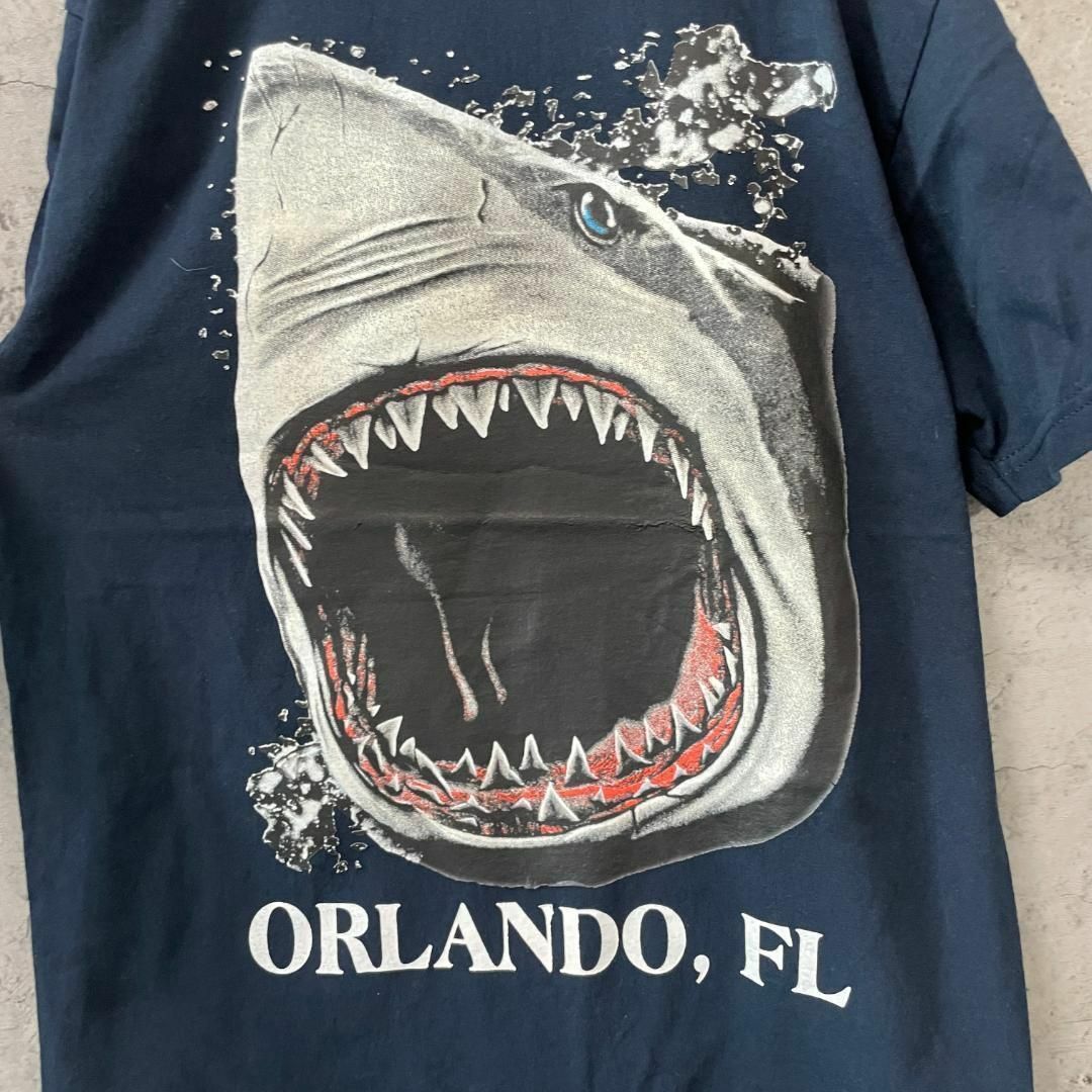 ORLANDO サメ 鮫 USA輸入 派手 アニマル Tシャツ メンズのトップス(Tシャツ/カットソー(半袖/袖なし))の商品写真