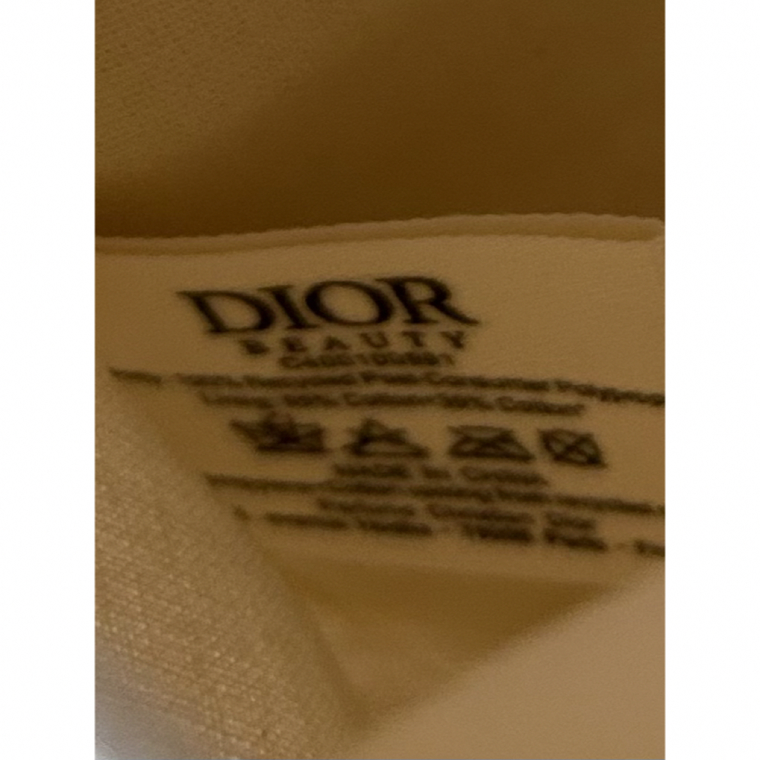 Christian Dior(クリスチャンディオール)のディオールノベルティベージュラタンクラッチ レディースのファッション小物(ポーチ)の商品写真