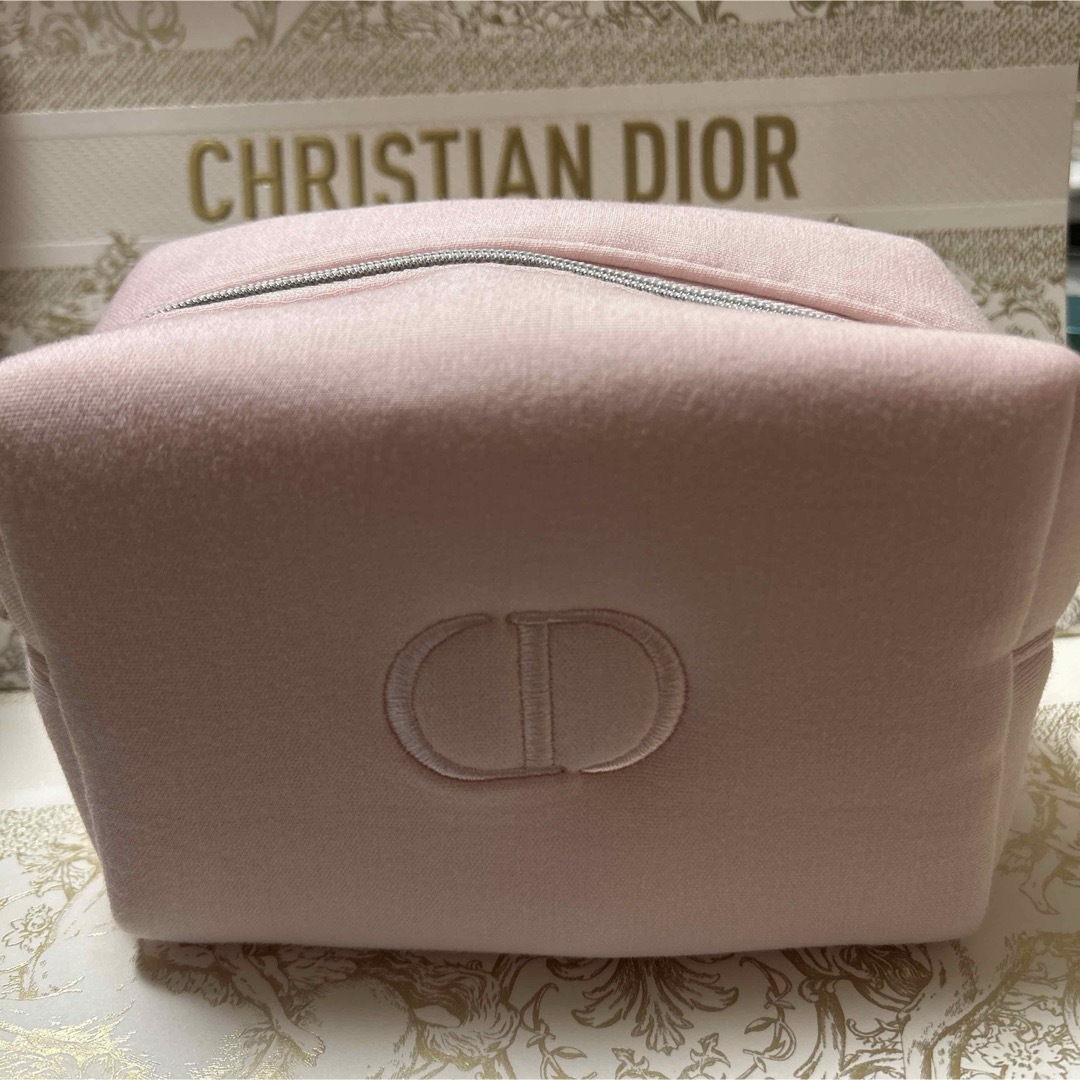 Christian Dior(クリスチャンディオール)のディオールノベルティピンクソフトポーチ レディースのファッション小物(ポーチ)の商品写真