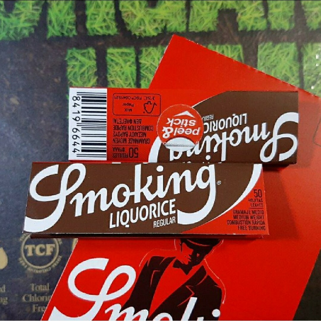 スモーキング リコリス ペーパー 1箱 50個 手巻きタバコ用 メンズのファッション小物(タバコグッズ)の商品写真